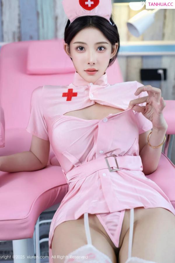   [XiuRen]高清写真图 2025.07.18 No.10563 梨霜儿 粉色护士第31张图片